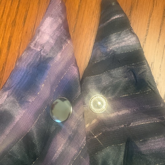 Copy NWOT Beautiful Easy to Where Scarf - Snap Closure In Back, Reversible - Picture 14 of 16